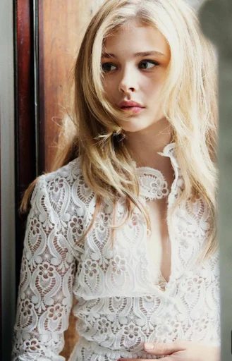 😚 Стикер «chloe grace moretz» для Telegram