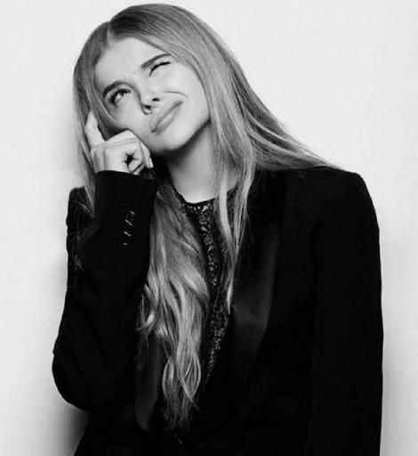 🧐 Стикер «chloe grace moretz» для Telegram