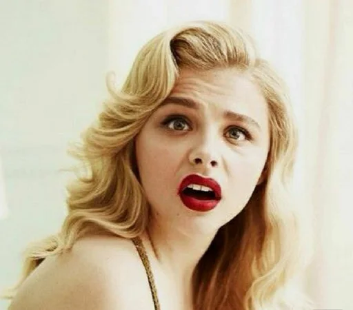 🤨 Стикер «chloe grace moretz» для Telegram