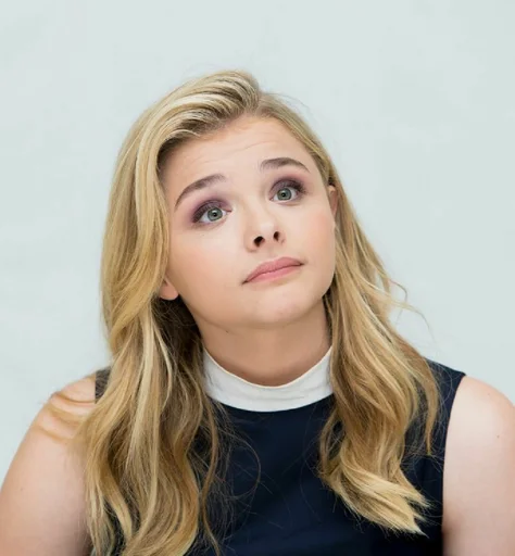 🤨 Стикер «chloe grace moretz» для Telegram