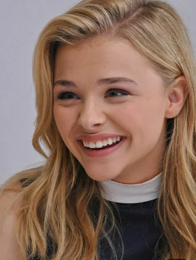 😂 Стикер «chloe grace moretz» для Telegram