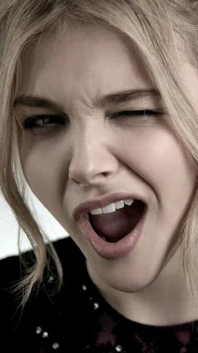 🤫 Стикер «chloe grace moretz» для Telegram