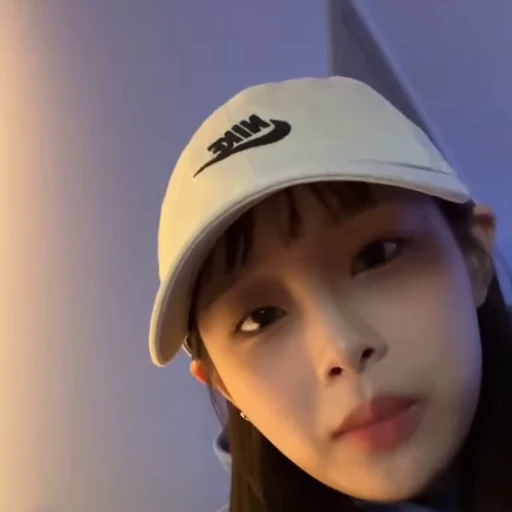 Стикерпак chuu / LOONA для Telegram — скачать