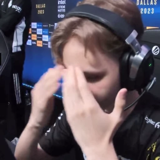 🫠 Стикер «csgo emotions» для Telegram