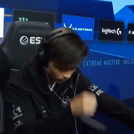 😣 Стикер «csgo emotions» для Telegram