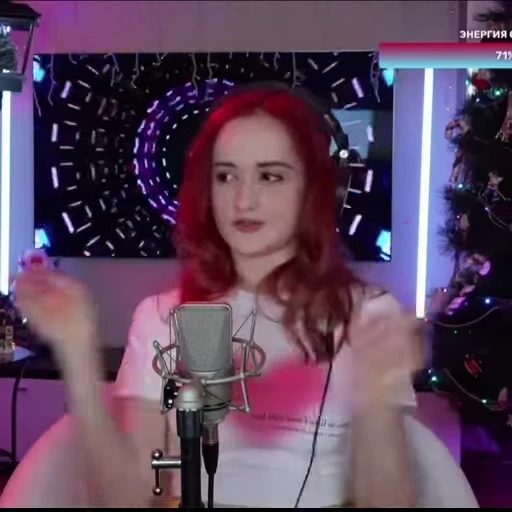 😵‍💫 Стикер «Daniela» для Telegram