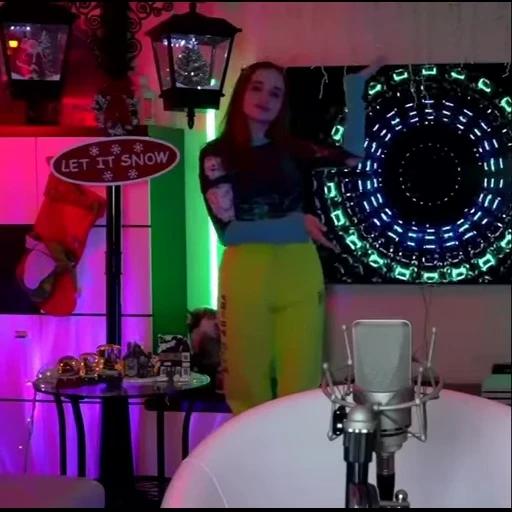 💃 Стикер «Daniela» для Telegram