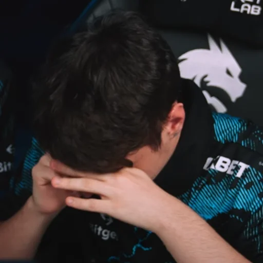 😥 Стикер «denis larl» для Telegram