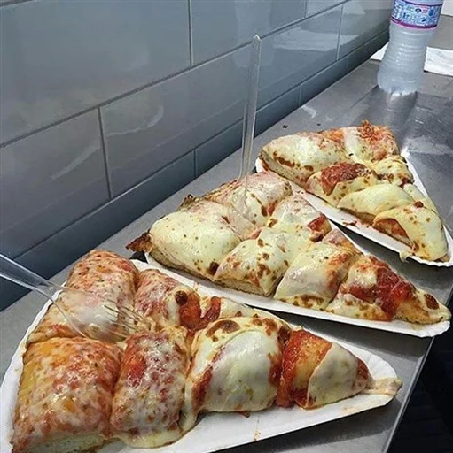 😋 Стикер «delicious» для Telegram