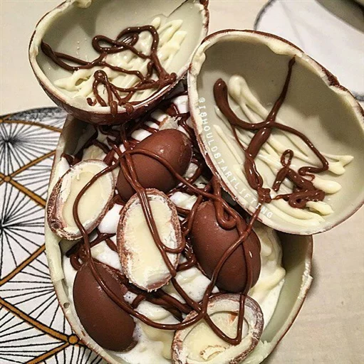 😋 Стикер «delicious» для Telegram