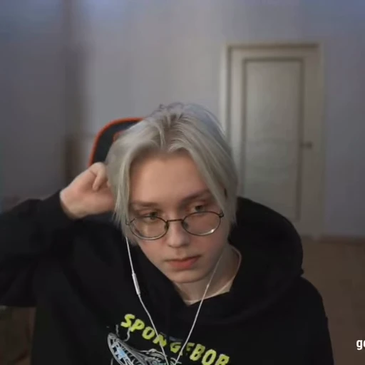 😬 Стикер «drakeoffc» для Telegram