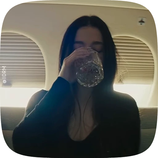🥃 Стикер «Anora» для Telegram