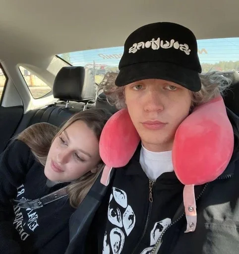 😊 Стикер «twitchcouples» для Telegram