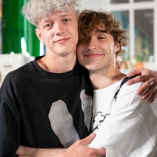 🥺 Стикер «twitchcouples» для Telegram