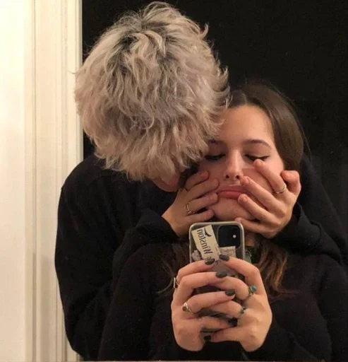 👐 Стикер «twitchcouples» для Telegram