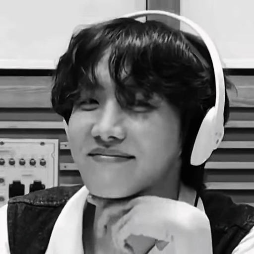 🖤 Стикер «Hobis wife» для Telegram