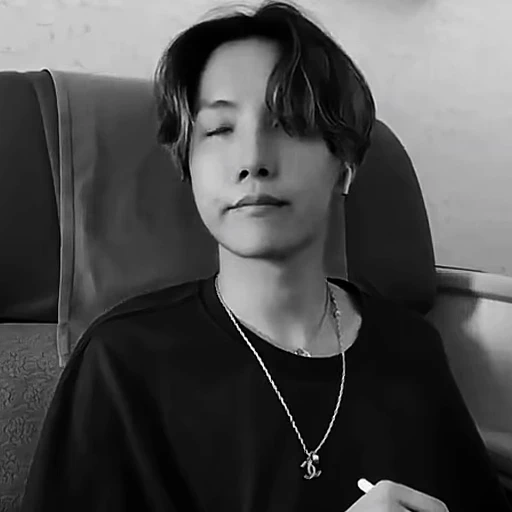 🖤 Стикер «Hobis wife» для Telegram