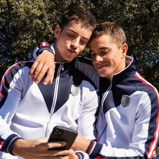 🥰 Стикер «Elite Netflix» для Telegram