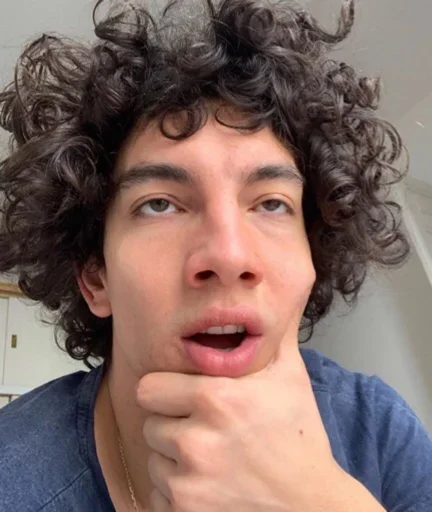 😐 Стикер «Elite Netflix» для Telegram