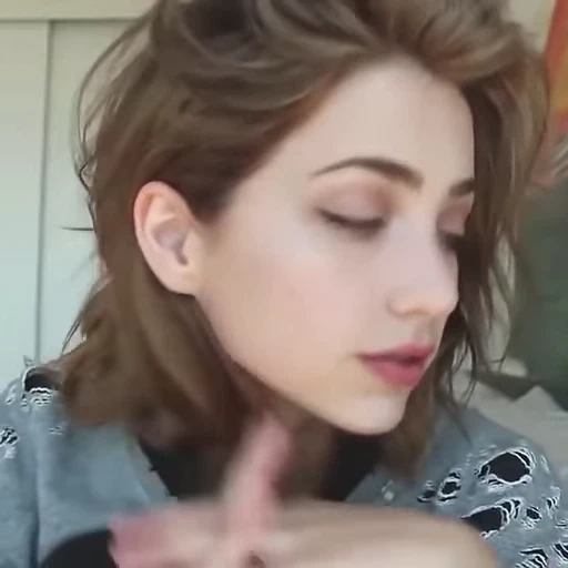 "Emily Rudd"