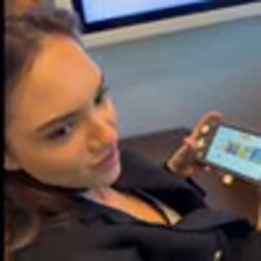 🤩 Эмодзи «Евгения Медведева» для Telegram