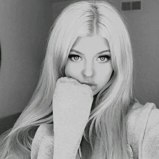 😕 Стикер «Princesses/ Принцессы» для Telegram