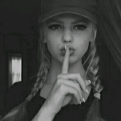 🤫 Стикер «Princesses/ Принцессы» для Telegram