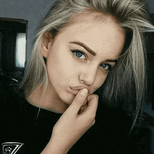 😕 Стикер «Princesses/ Принцессы» для Telegram