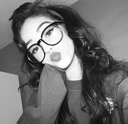 😘 Стикер «Princesses/ Принцессы» для Telegram