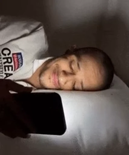 🙂 Стикер «инста гифлари» для Telegram