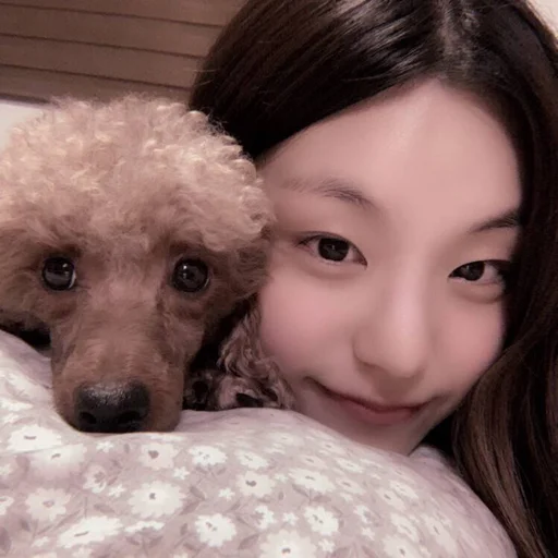 💫 Стикер «HWANG YE JI» для Telegram