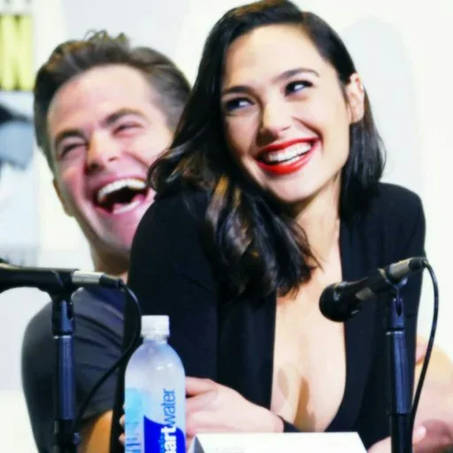 😂 Стикер «Gal Gadot» для Telegram