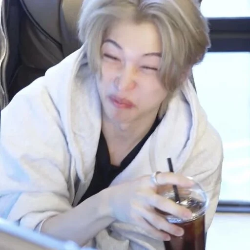 🥴 Стикер «Stray Kids SKZ СКЗ» для Telegram