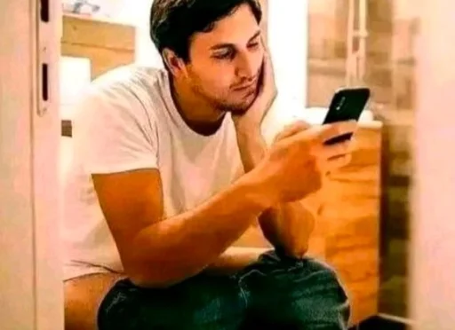 🤩 Стикер «Фотки с ТТ2» для Telegram