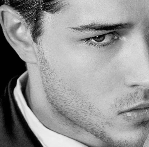 👁️ Стикер «Francisco Lachowski» для Telegram
