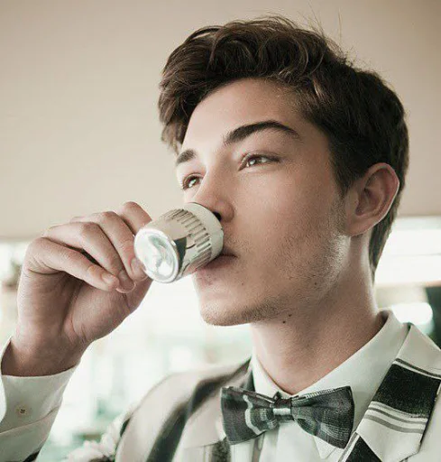 ☕ Стикер «Francisco Lachowski» для Telegram