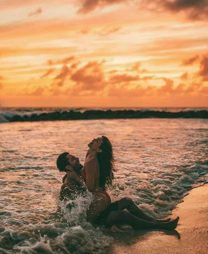 Стикерпак Girls Hot stories part 1 для Telegram — скачать