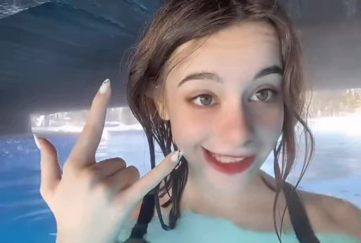 🤟 Стикер «Girls Part 2» для Telegram