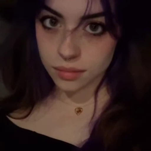 💗 Стикер «Hannah» для Telegram