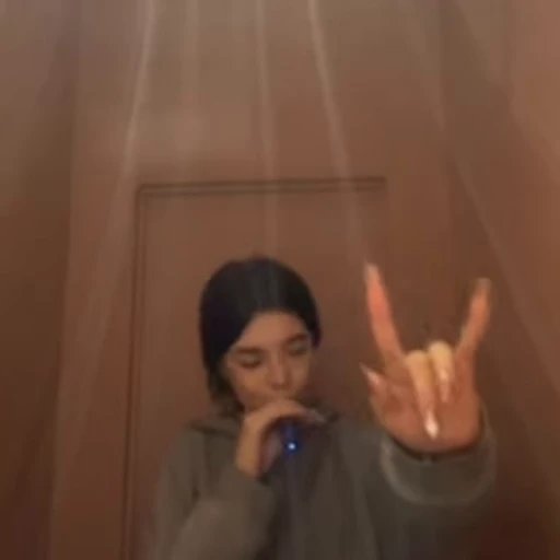 🤟 Стикер «иришка» для Telegram
