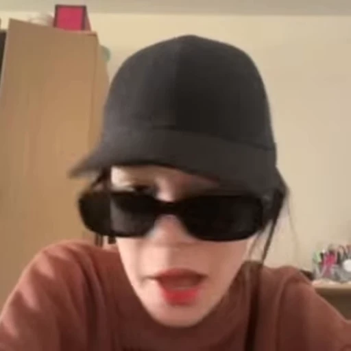 💃 Стикер «иришка» для Telegram