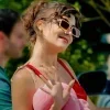 🤩 Эмодзи «Эрчел из сериала Постучись в мою дверь» для Telegram