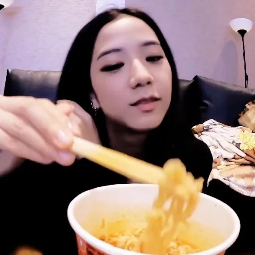 🍜 Стикер «IVE» для Telegram