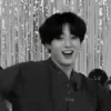 🎬 Эмодзи «🎬 Jungkook - BTS» для Telegram
