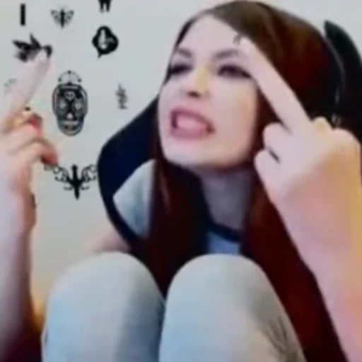🖕 Стикер «карина стримерша» для Telegram