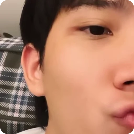 💋 Стикер «Thanawat Rattanakitpaisan» для Telegram