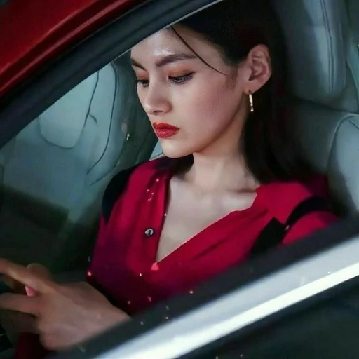🥰 Стикер «Ким Ён Джи» для Telegram