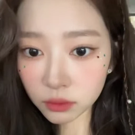 🤨 Стикер «kim minju» для Telegram