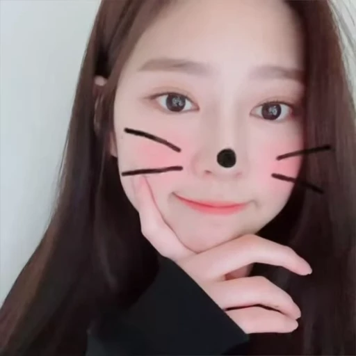🥹 Стикер «kim minju» для Telegram