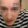 🙃 Эмодзи «Кизару» для Telegram